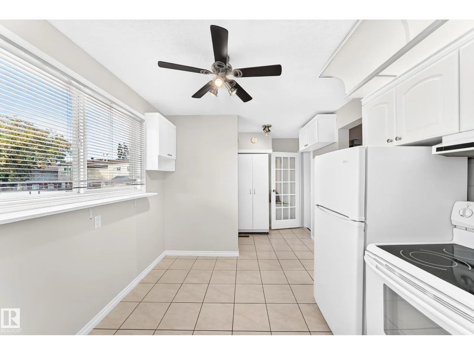 44 HABITAT CR NW