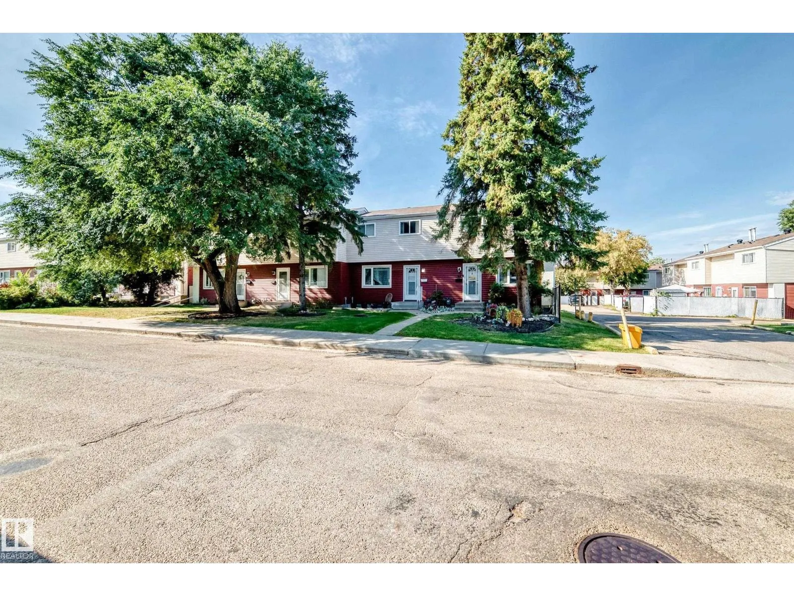 44 HABITAT CR NW