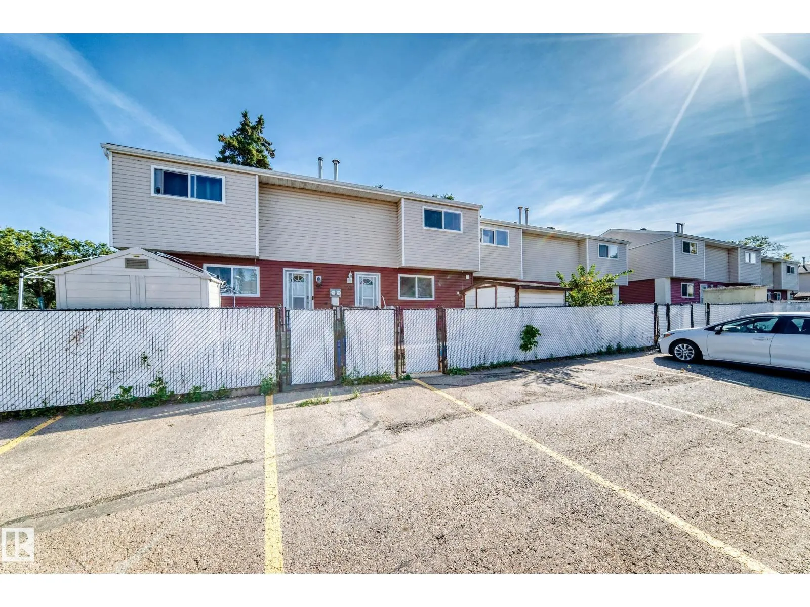 44 HABITAT CR NW