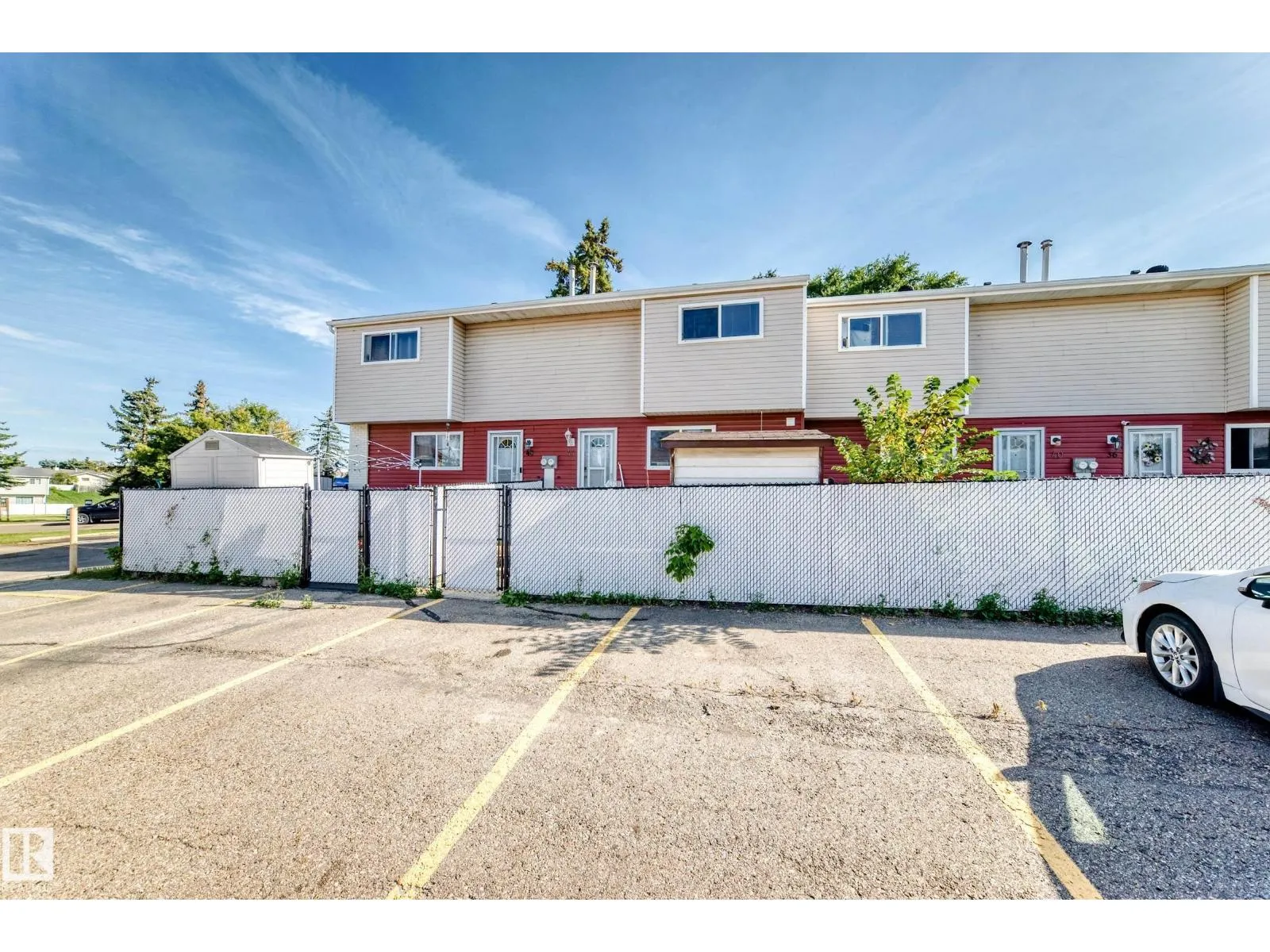 44 HABITAT CR NW