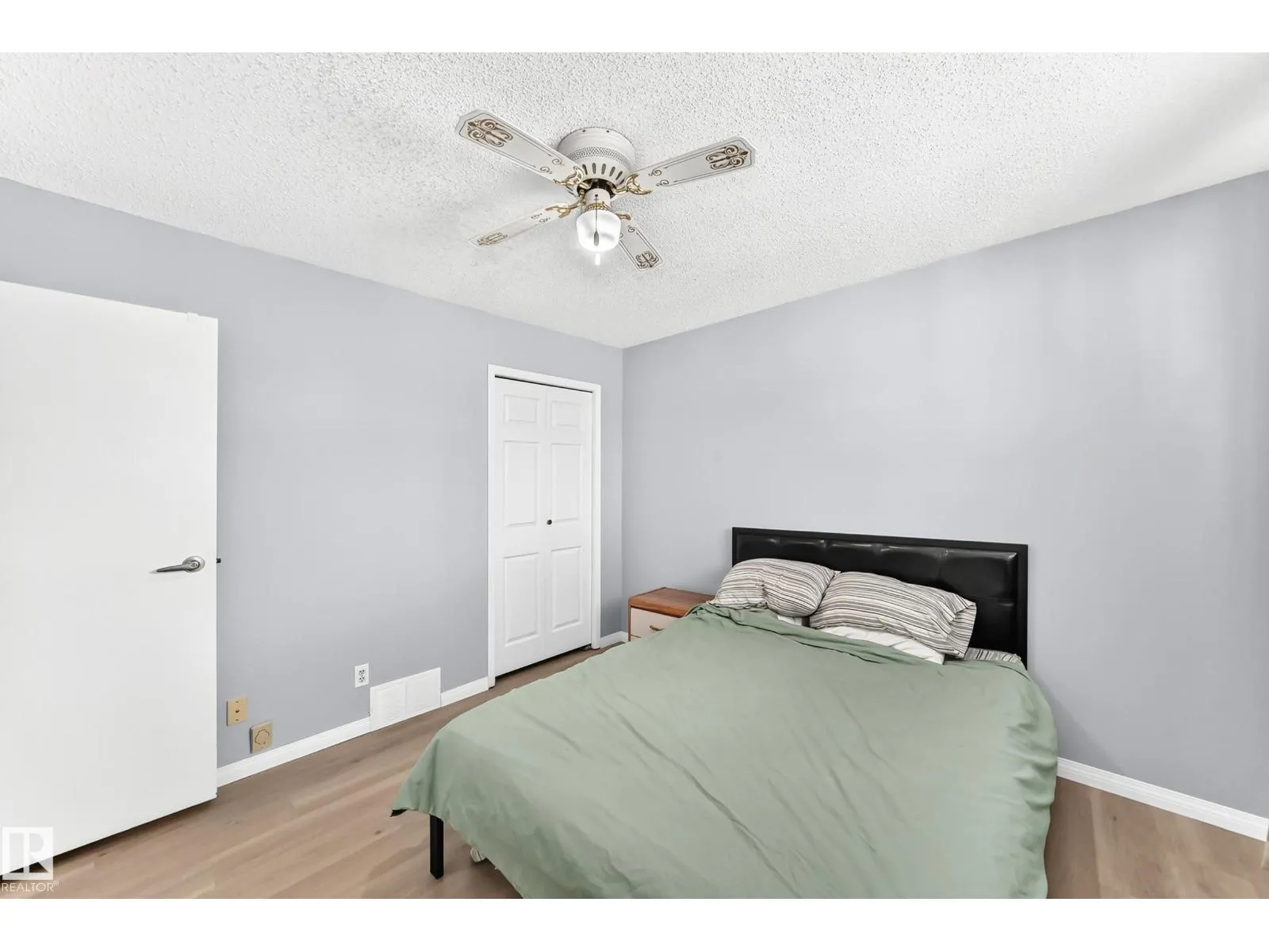 44 HABITAT CR NW
