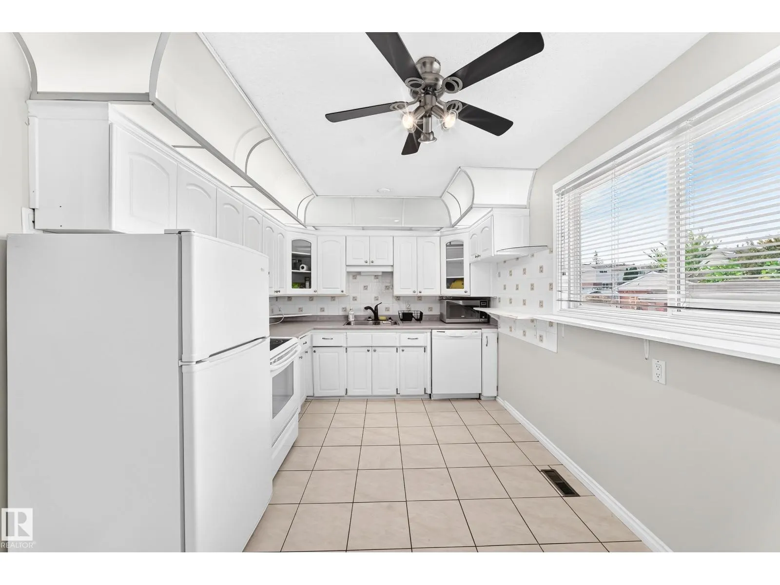 44 HABITAT CR NW