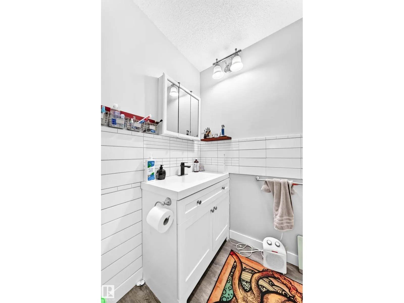 11908 77 ST NW