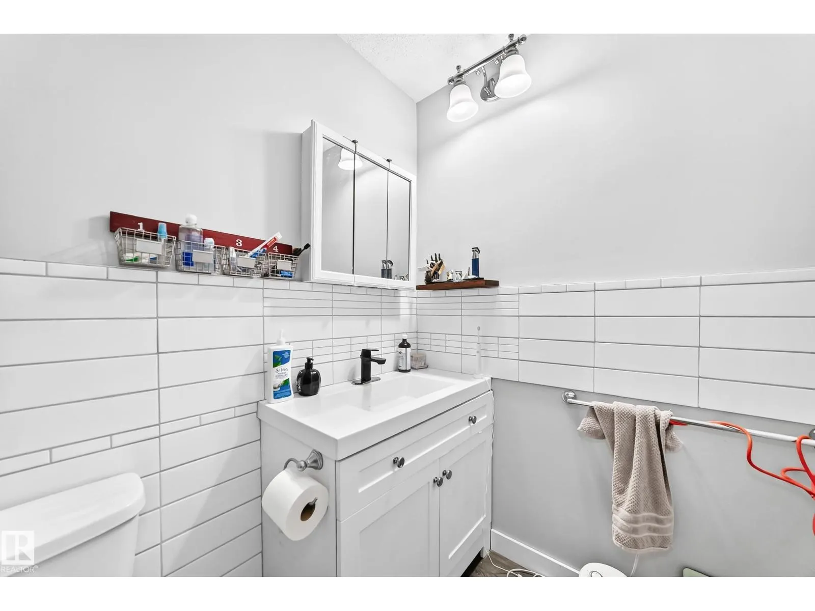 11908 77 ST NW