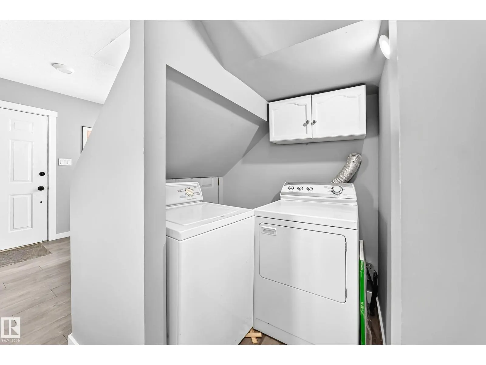 11908 77 ST NW