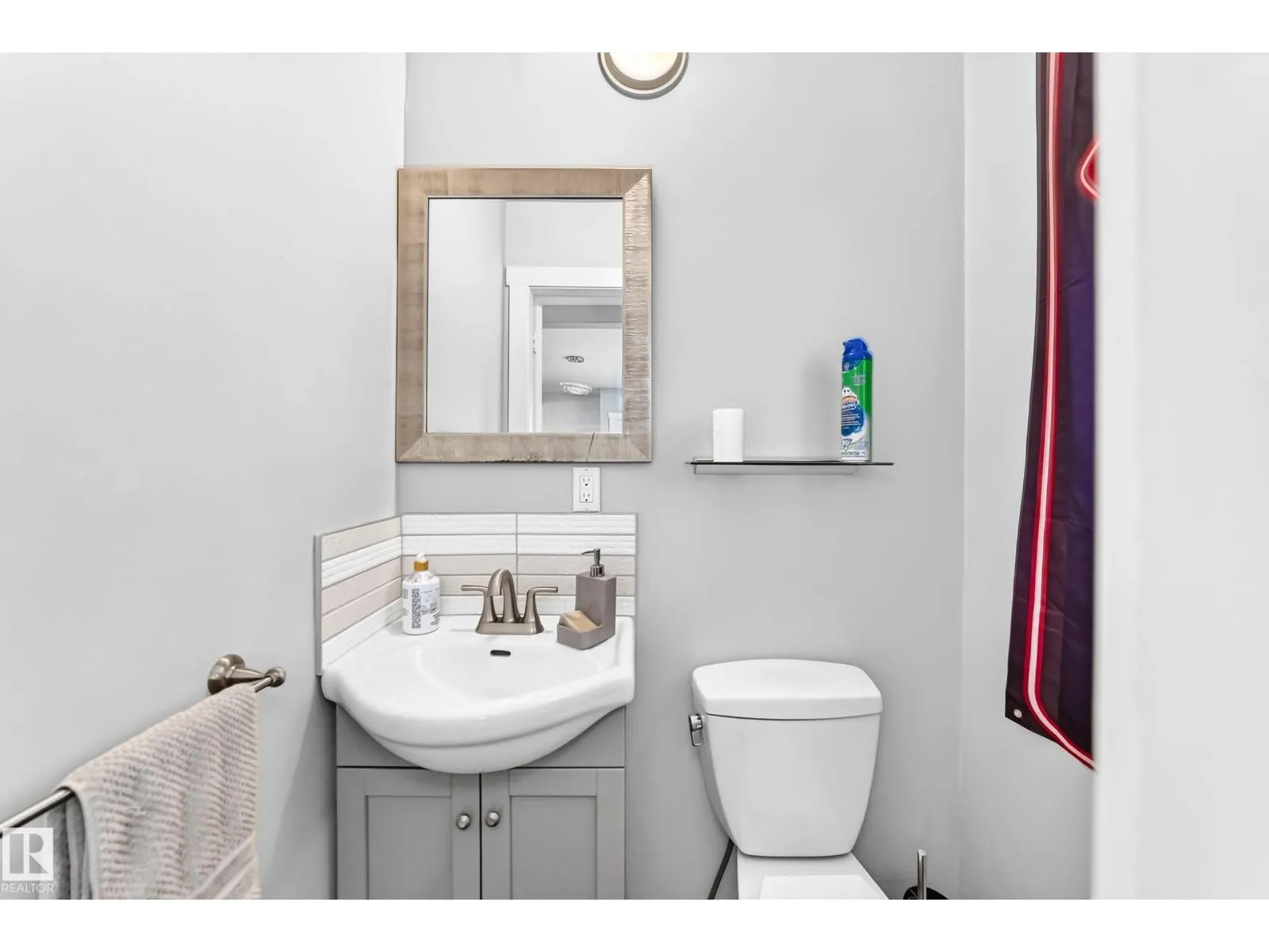 11908 77 ST NW