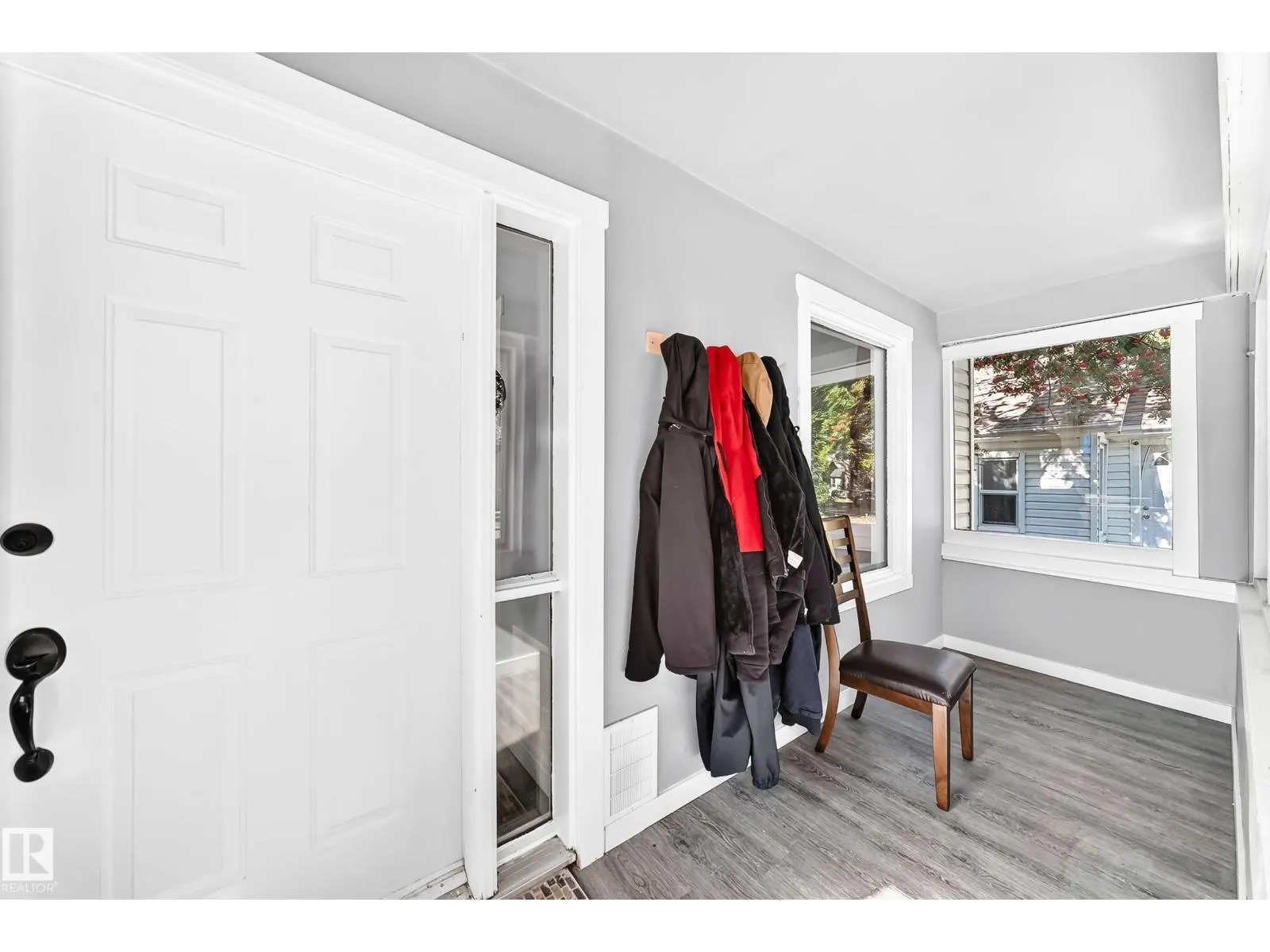 11908 77 ST NW