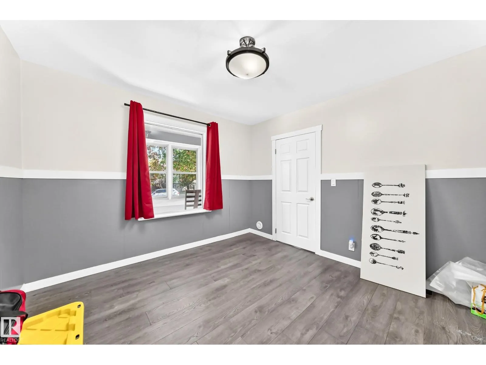 11908 77 ST NW