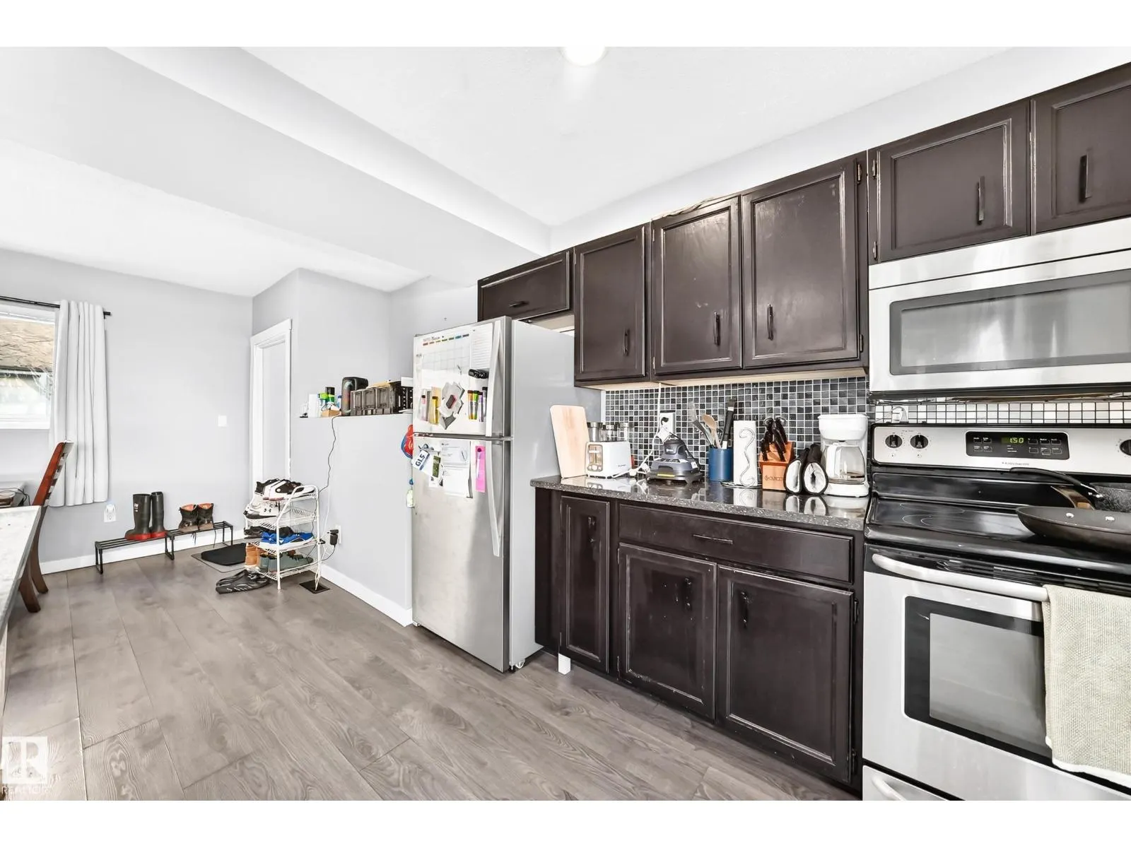 11908 77 ST NW