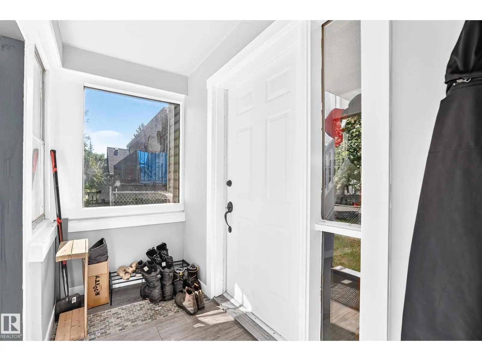 11908 77 ST NW