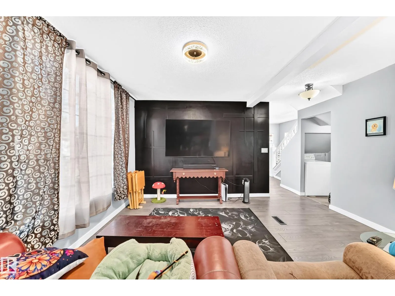 11908 77 ST NW