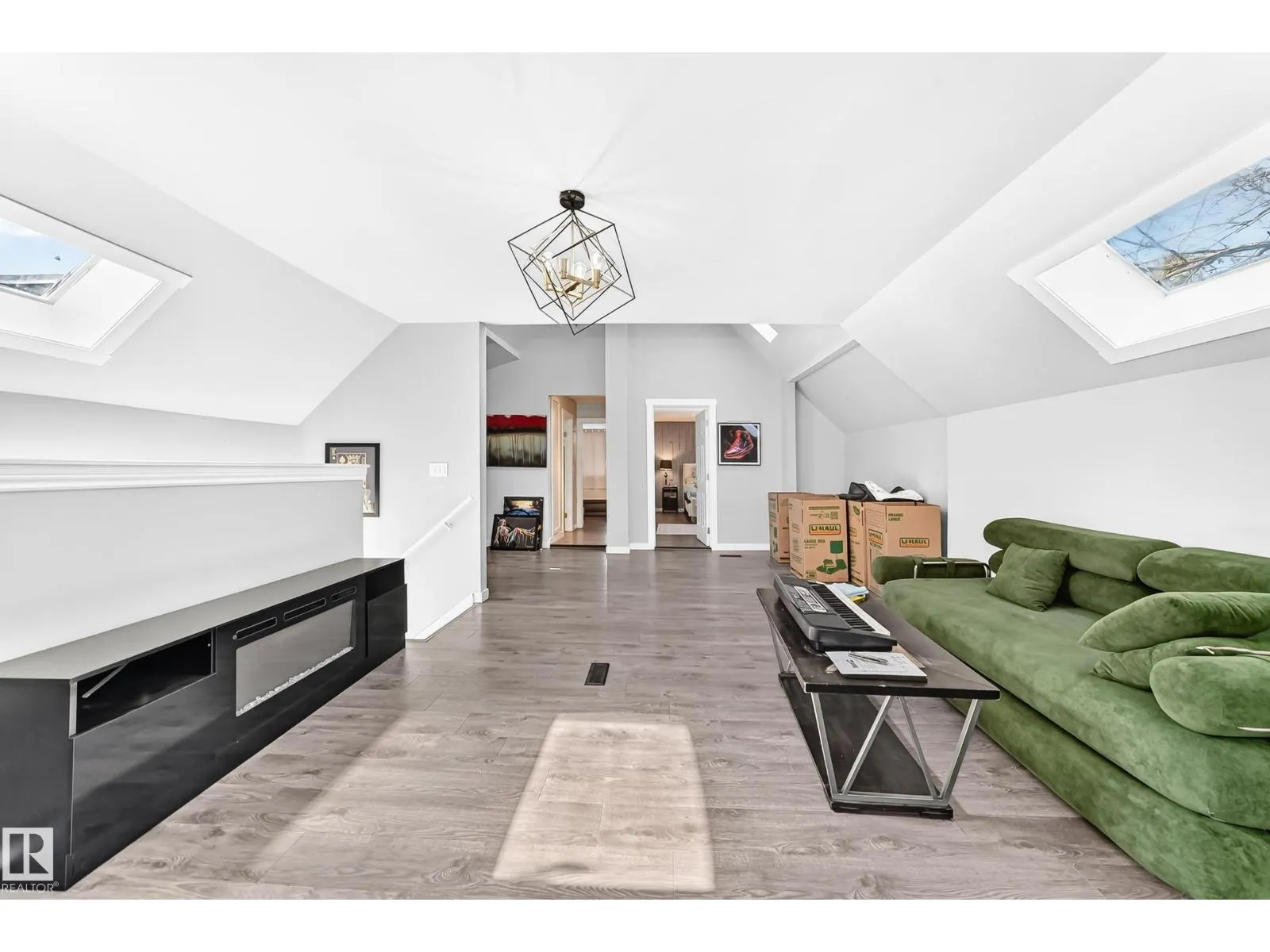 11908 77 ST NW