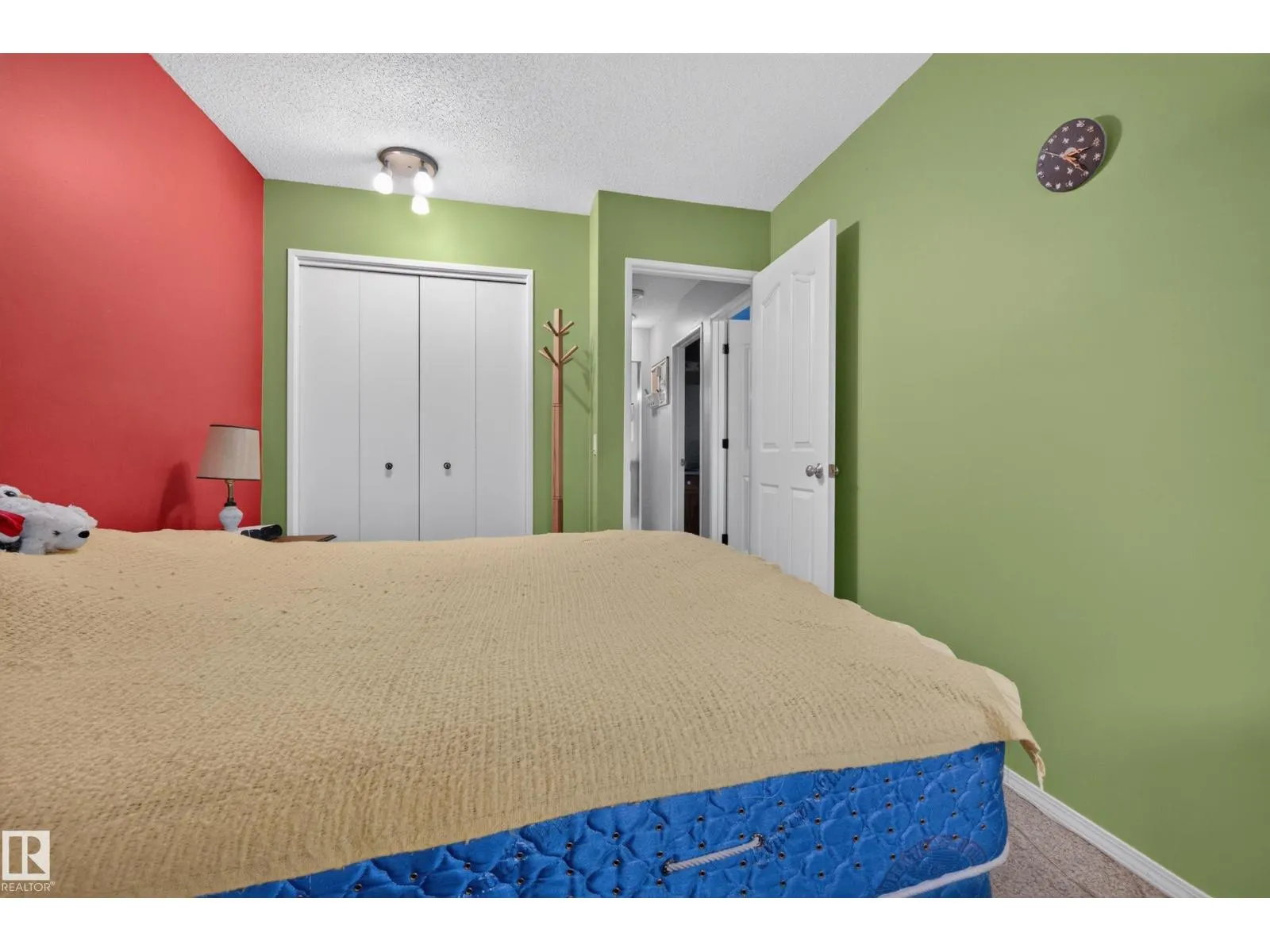 4 GREYSTONE CR