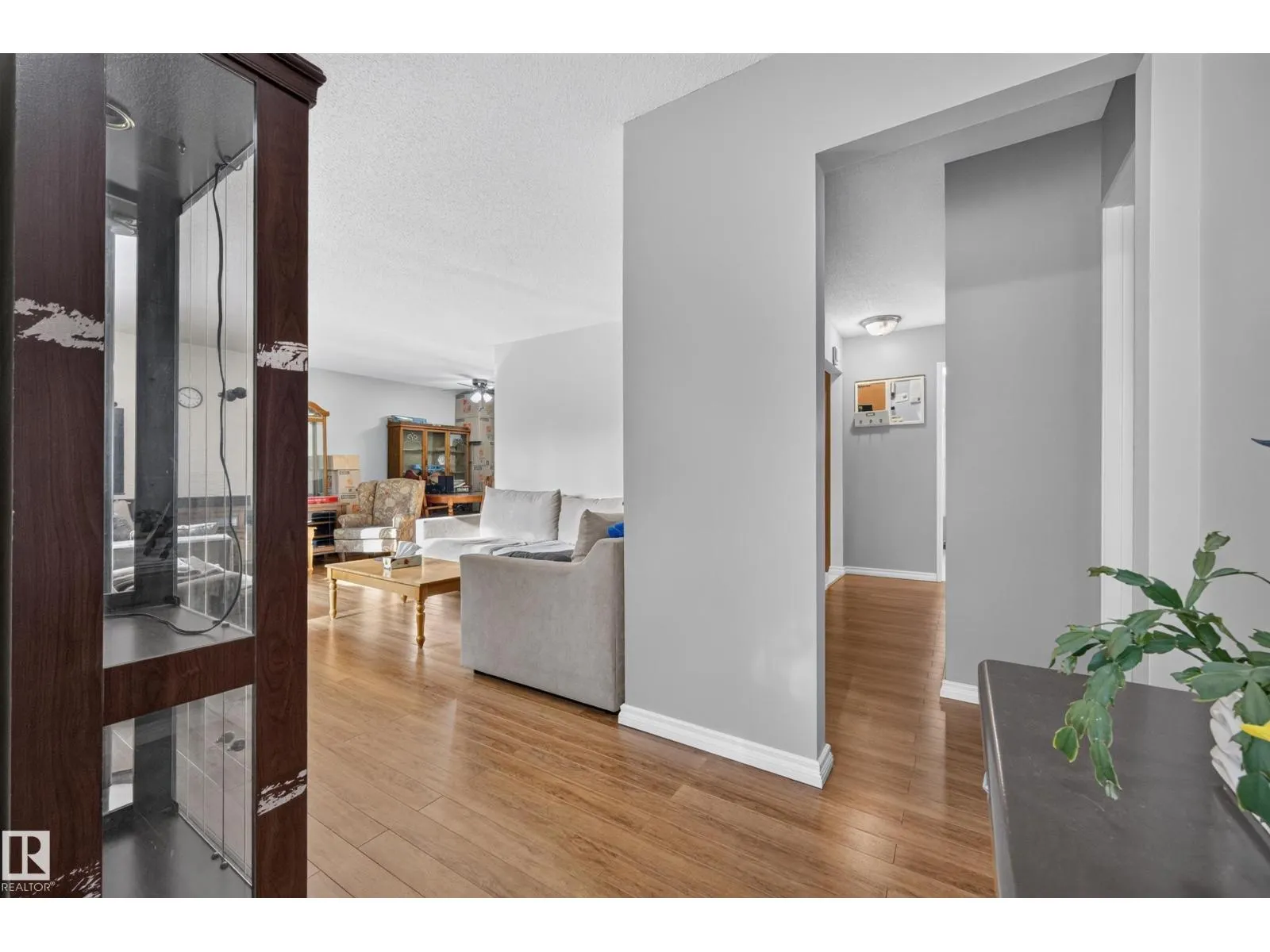 4 GREYSTONE CR