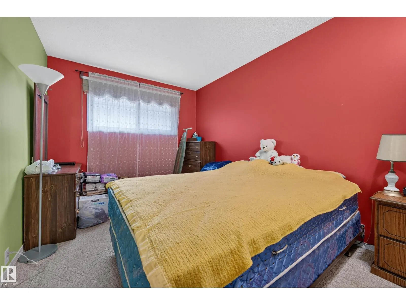 4 GREYSTONE CR