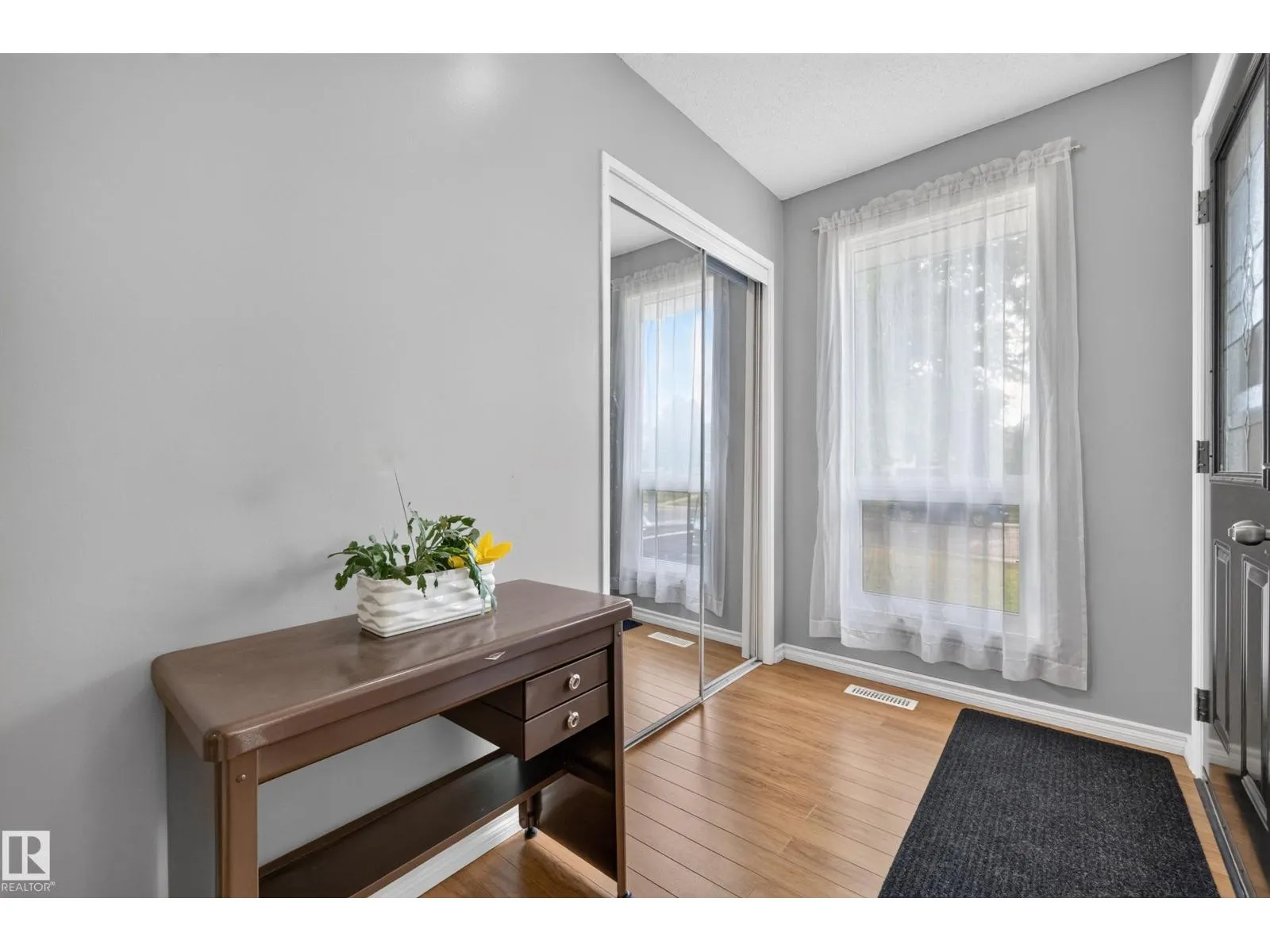 4 GREYSTONE CR
