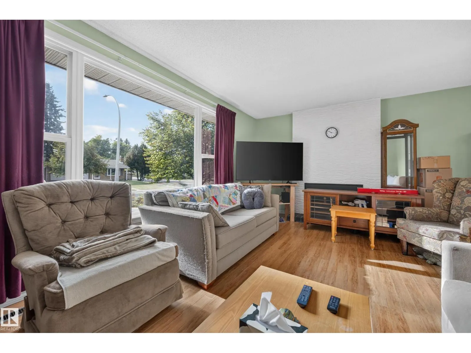 4 GREYSTONE CR
