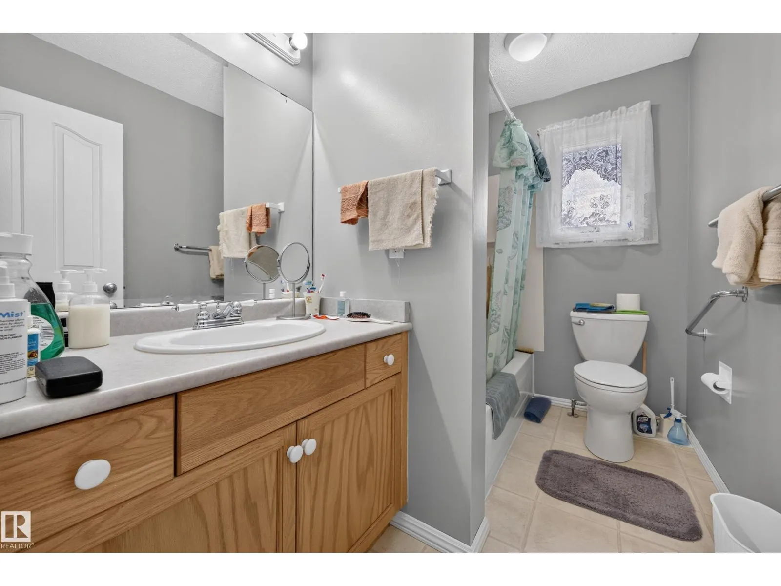 4 GREYSTONE CR