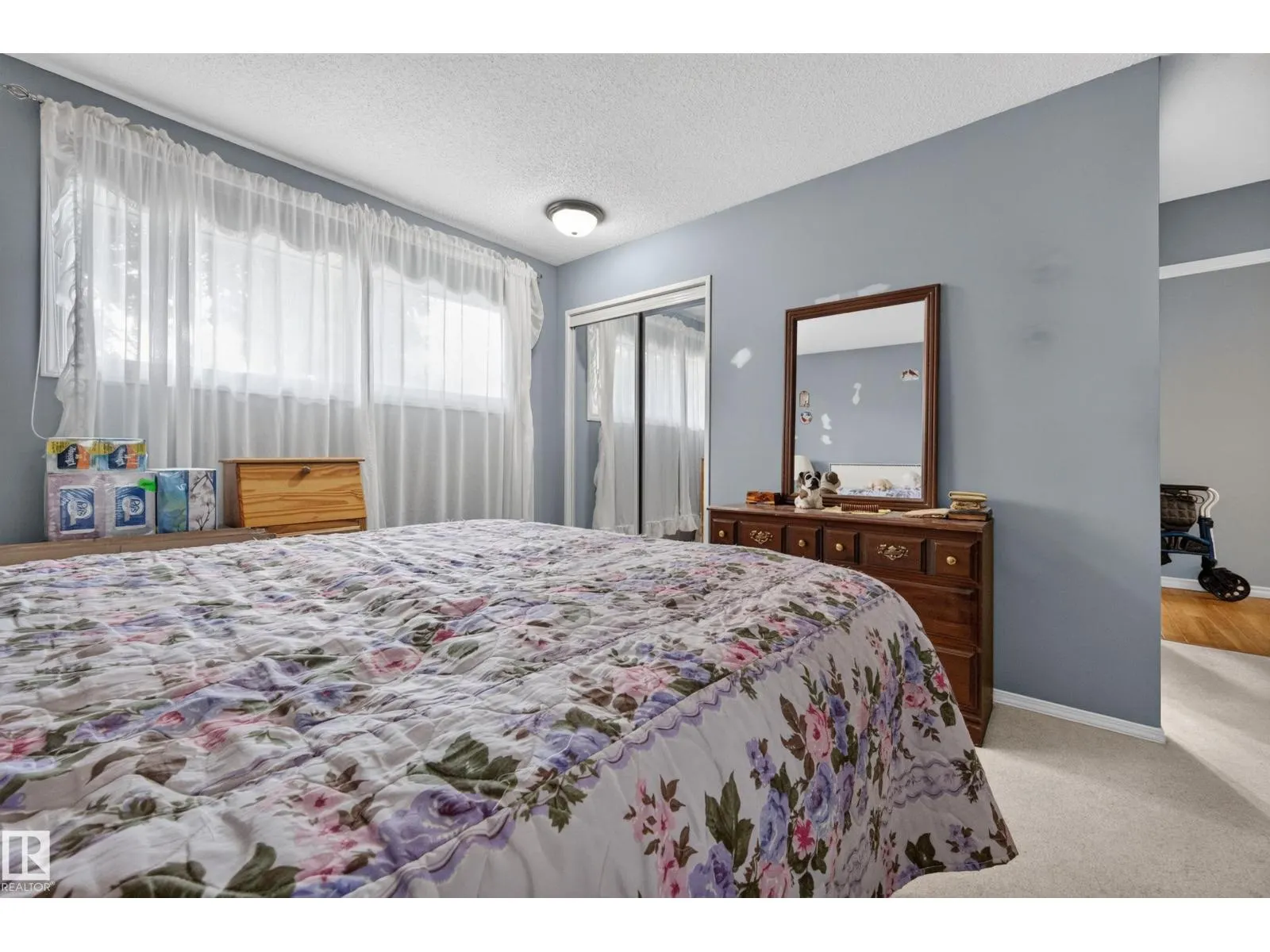 4 GREYSTONE CR