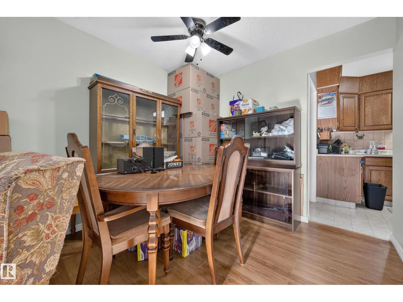 4 GREYSTONE CR