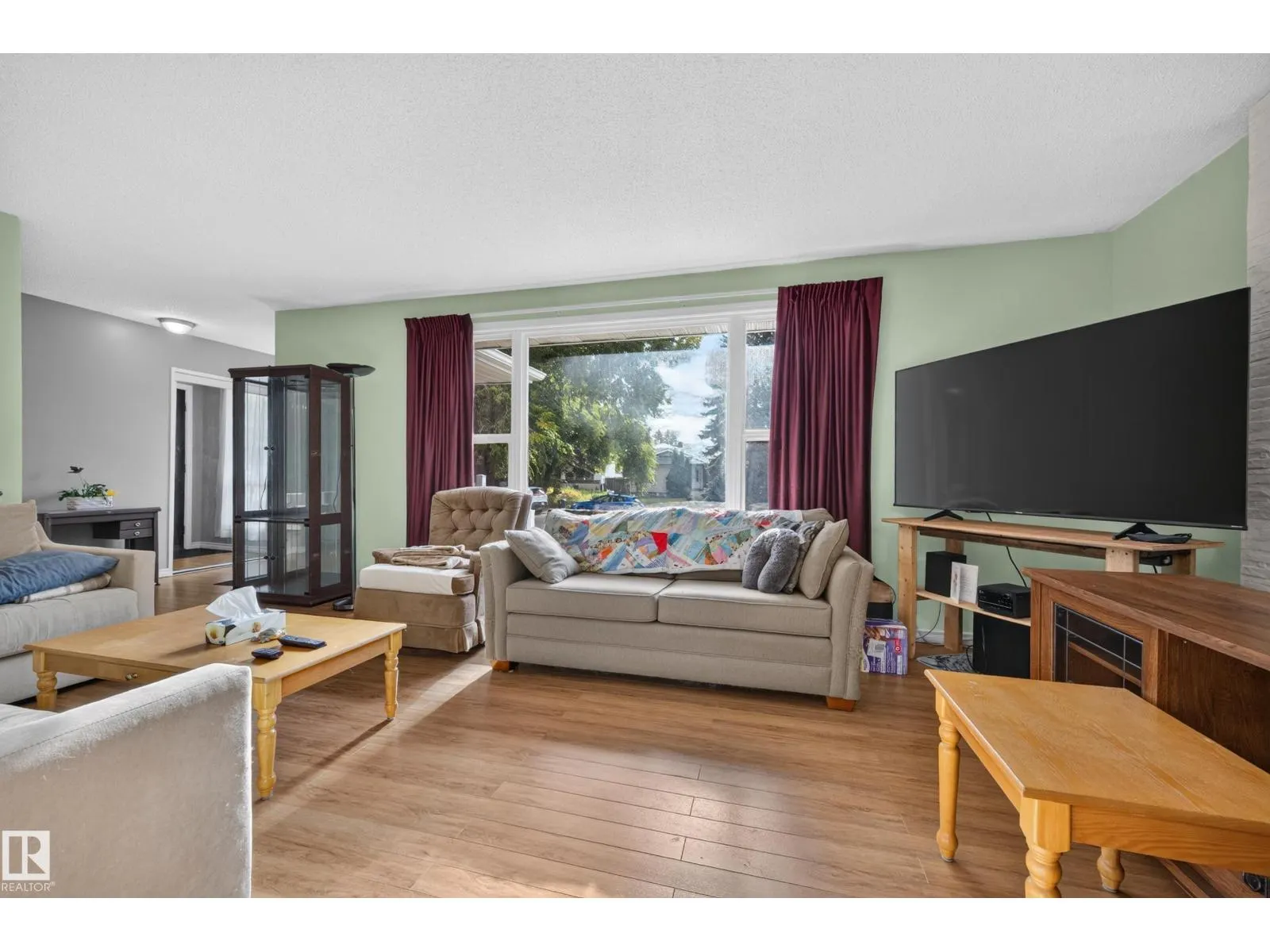 4 GREYSTONE CR