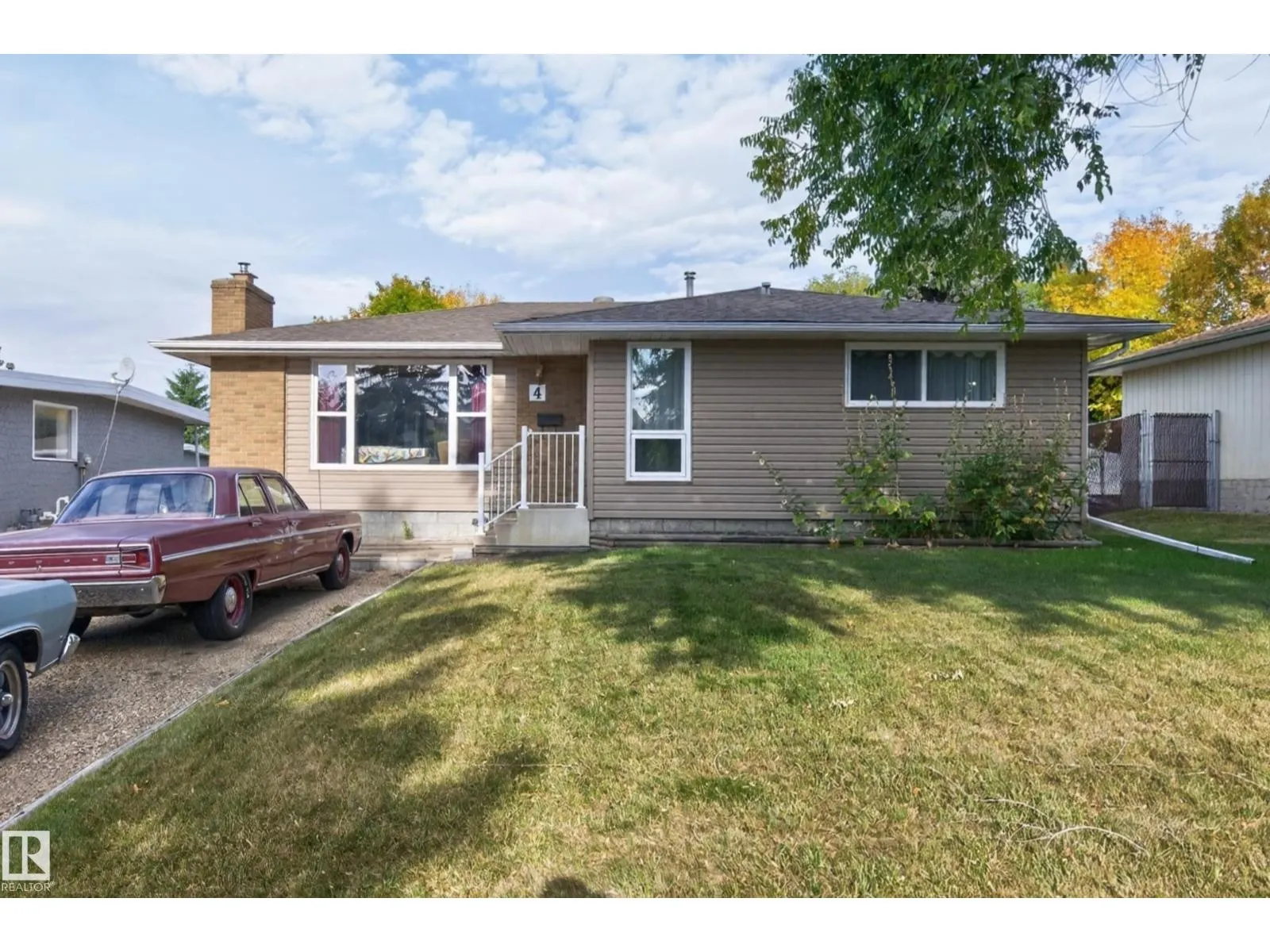 4 GREYSTONE CR