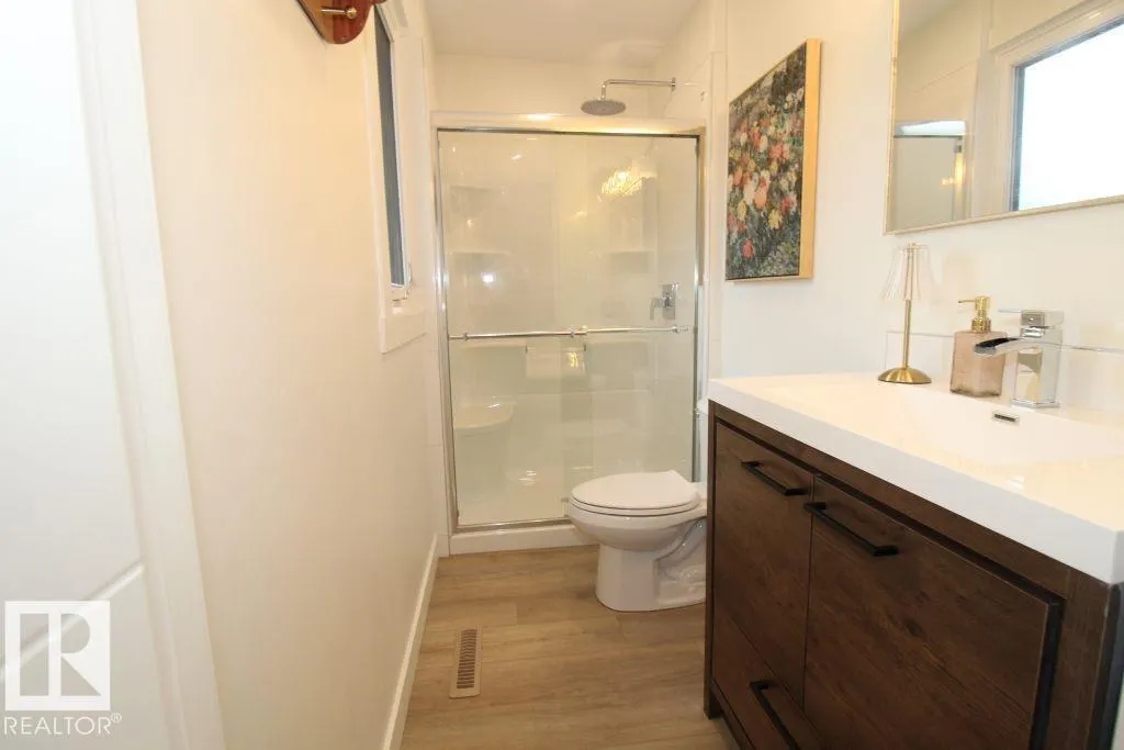 1 Greenwich CR