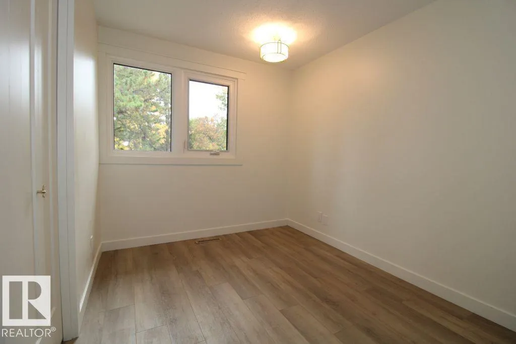 1 Greenwich CR