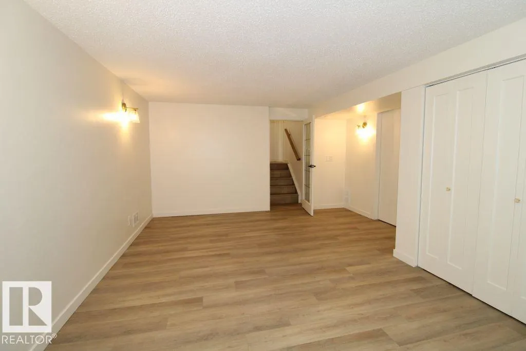 1 Greenwich CR