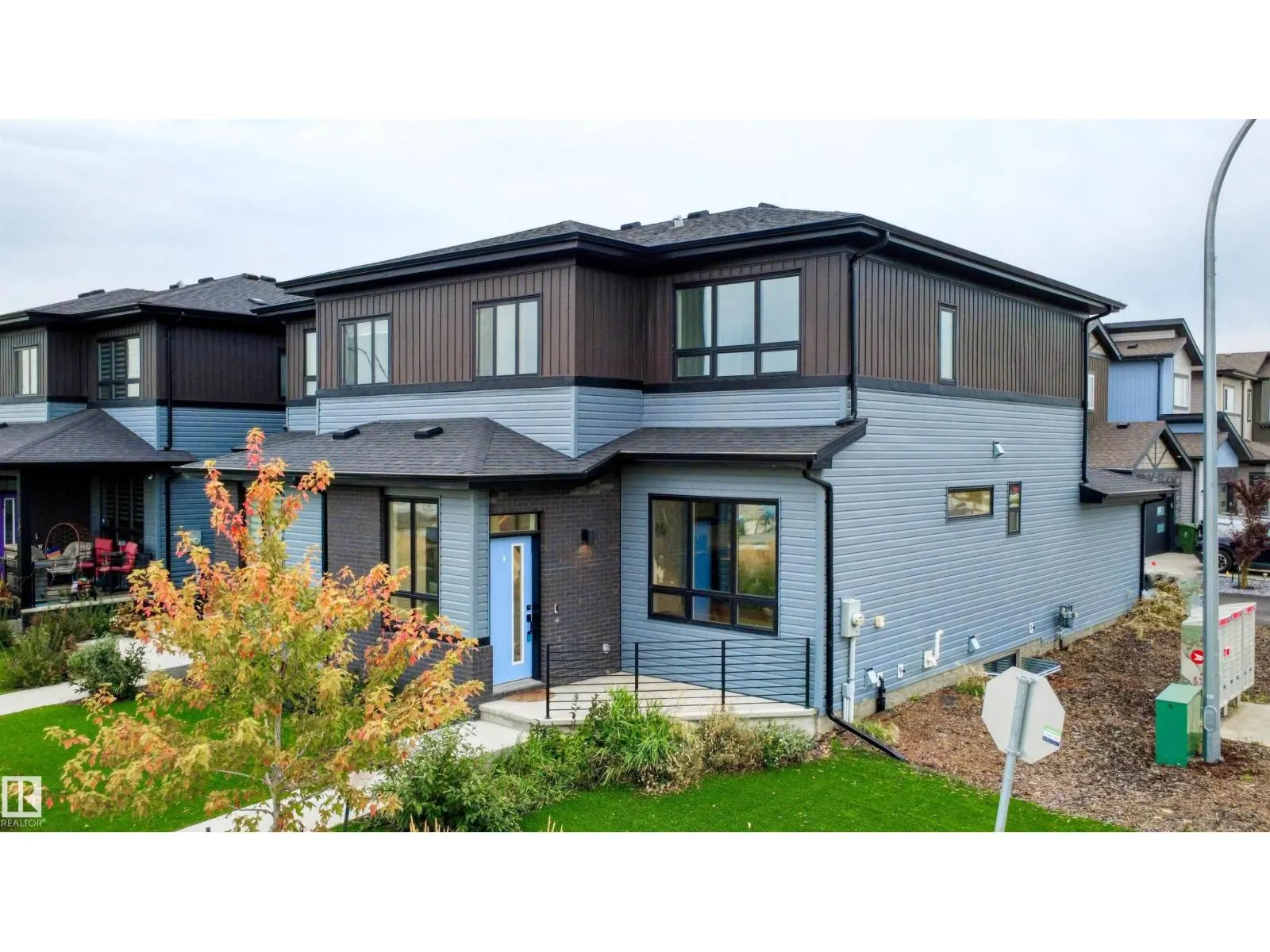 105 Greenfield LI