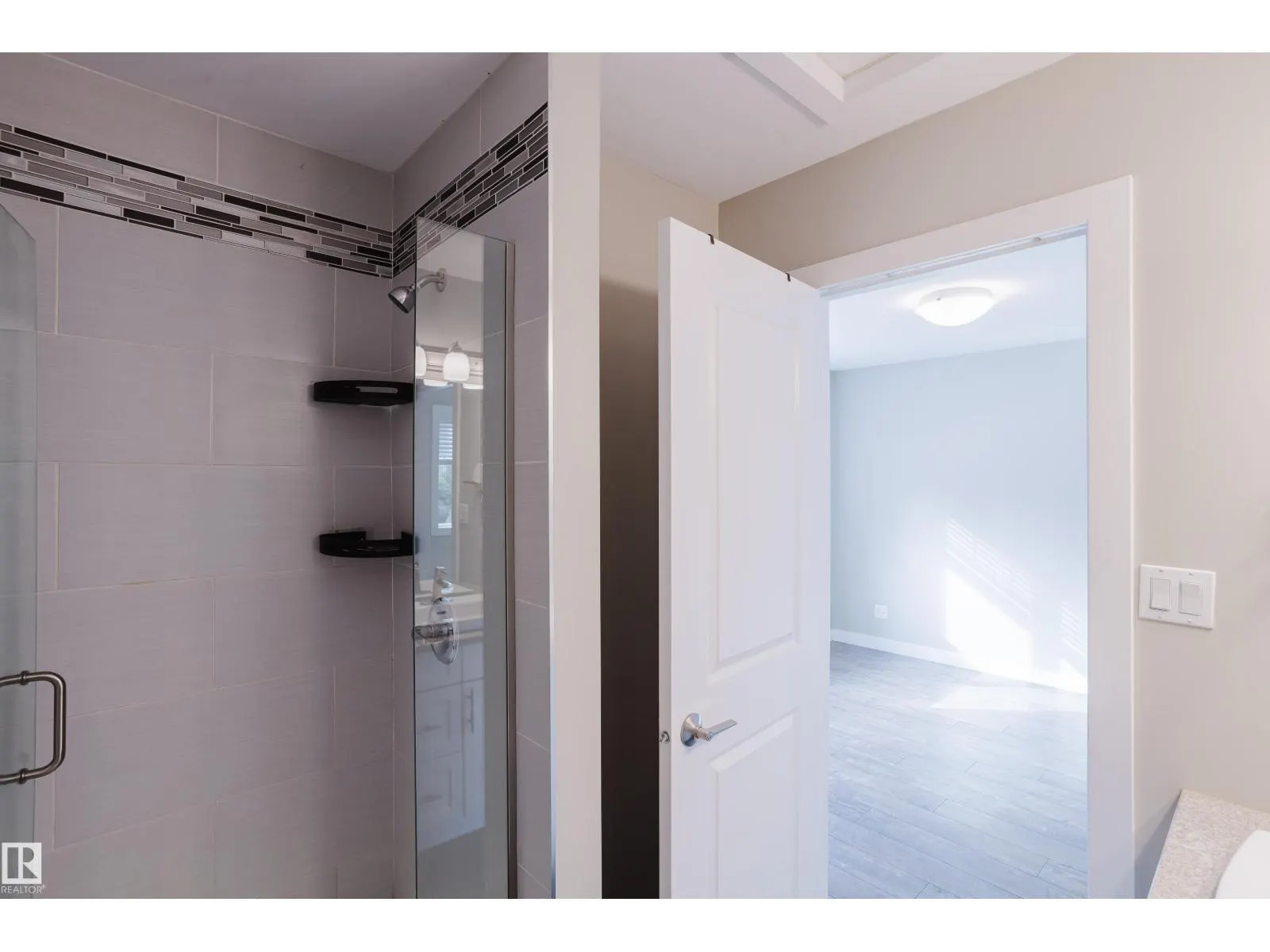 12504-12510 119 AV NW