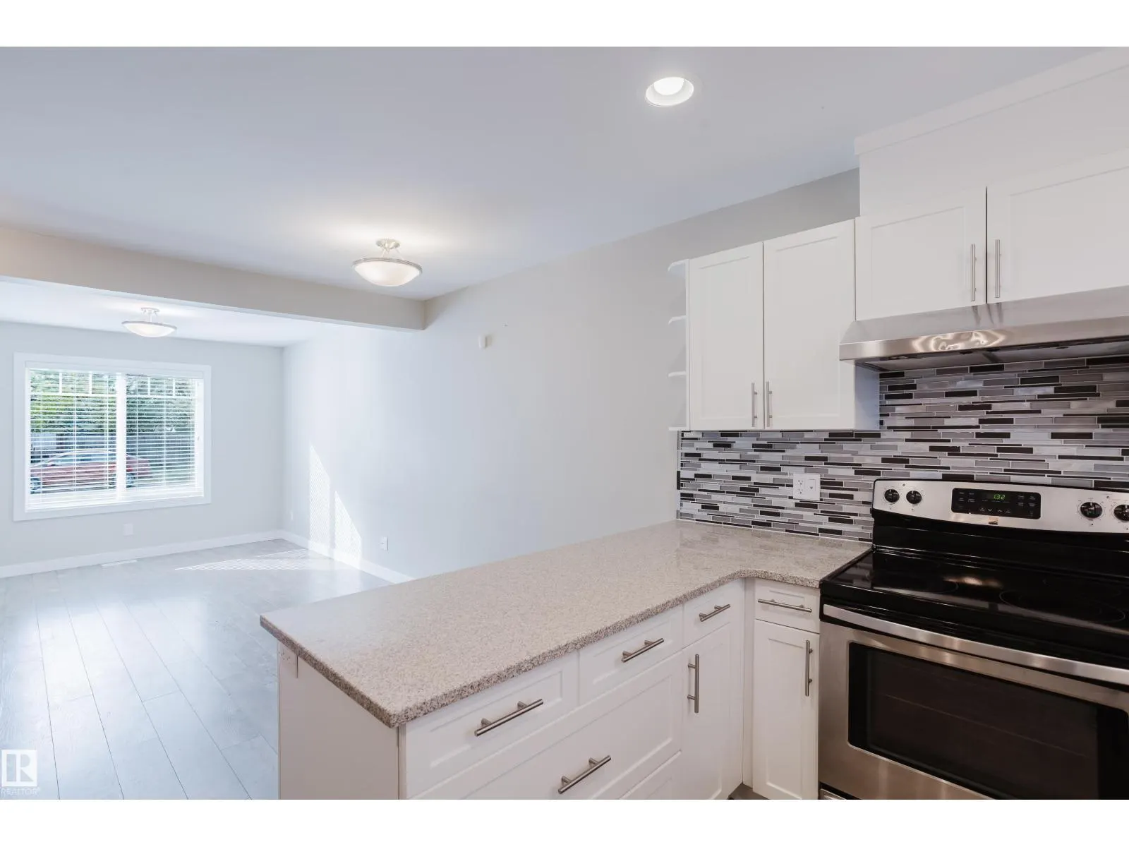 12504-12510 119 AV NW