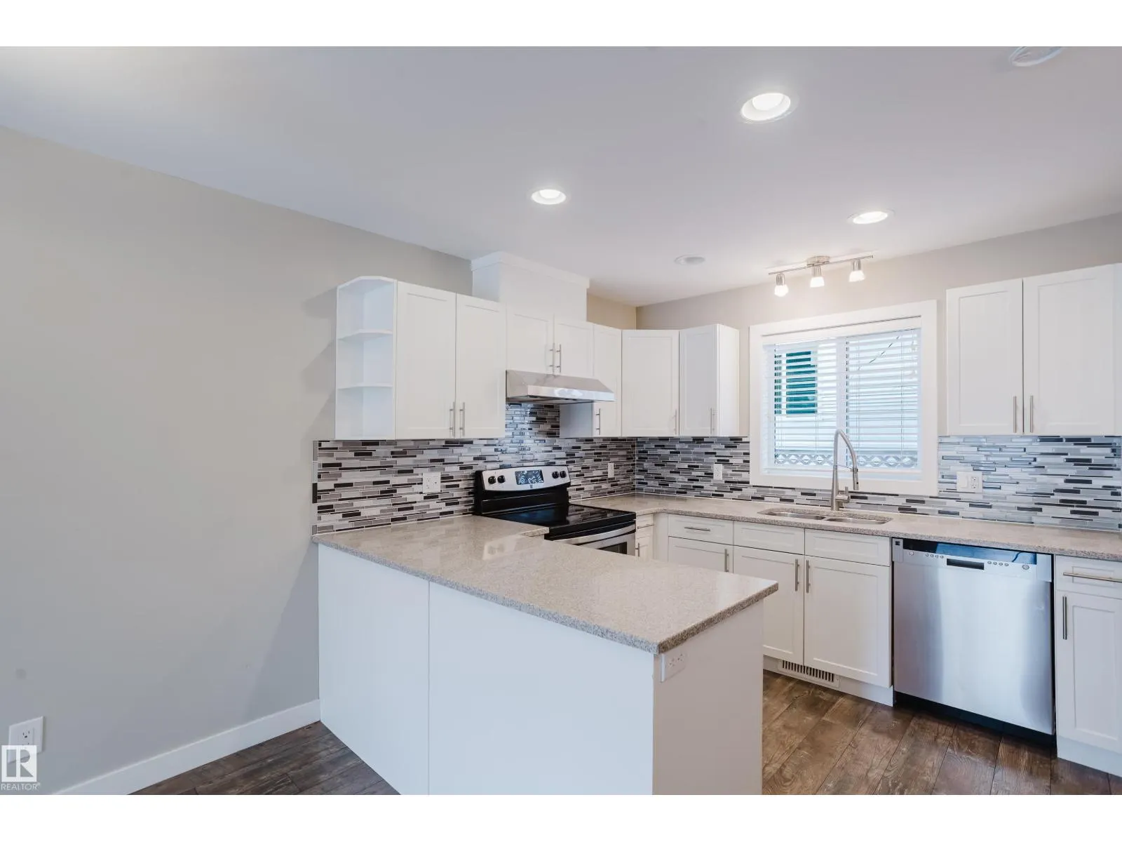 12504-12510 119 AV NW