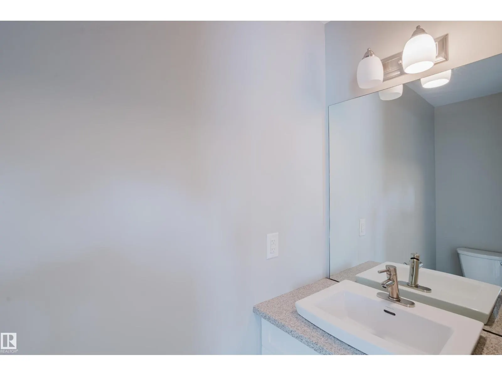 12504-12510 119 AV NW