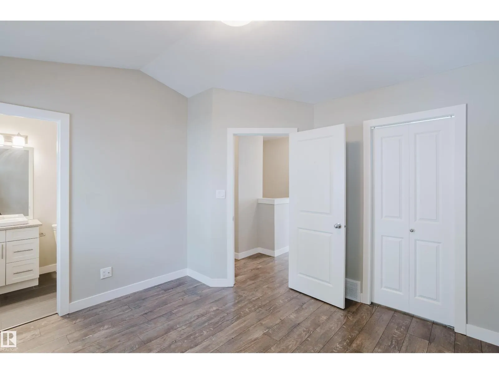 12504-12510 119 AV NW