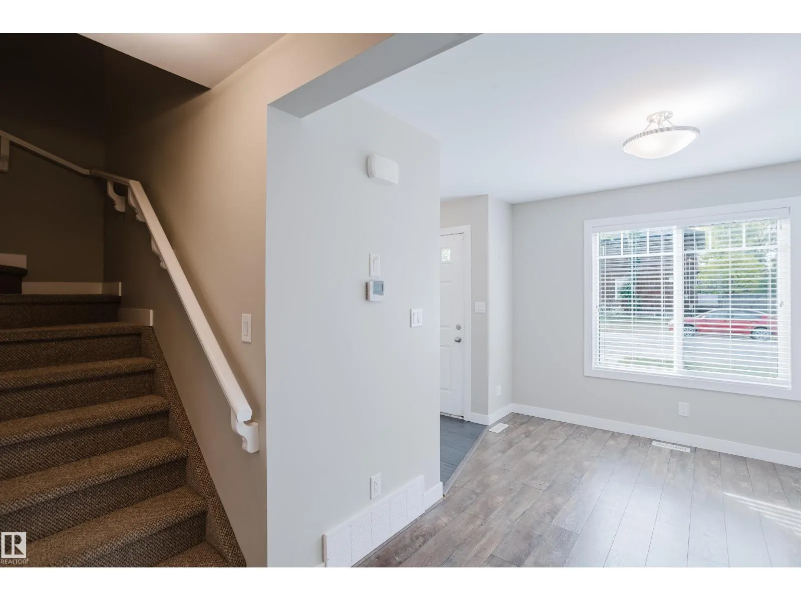12504-12510 119 AV NW