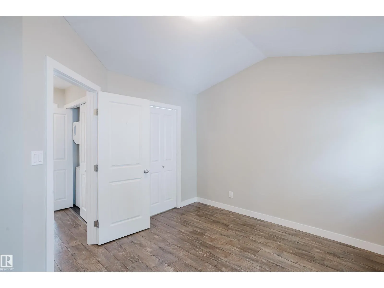 12504-12510 119 AV NW