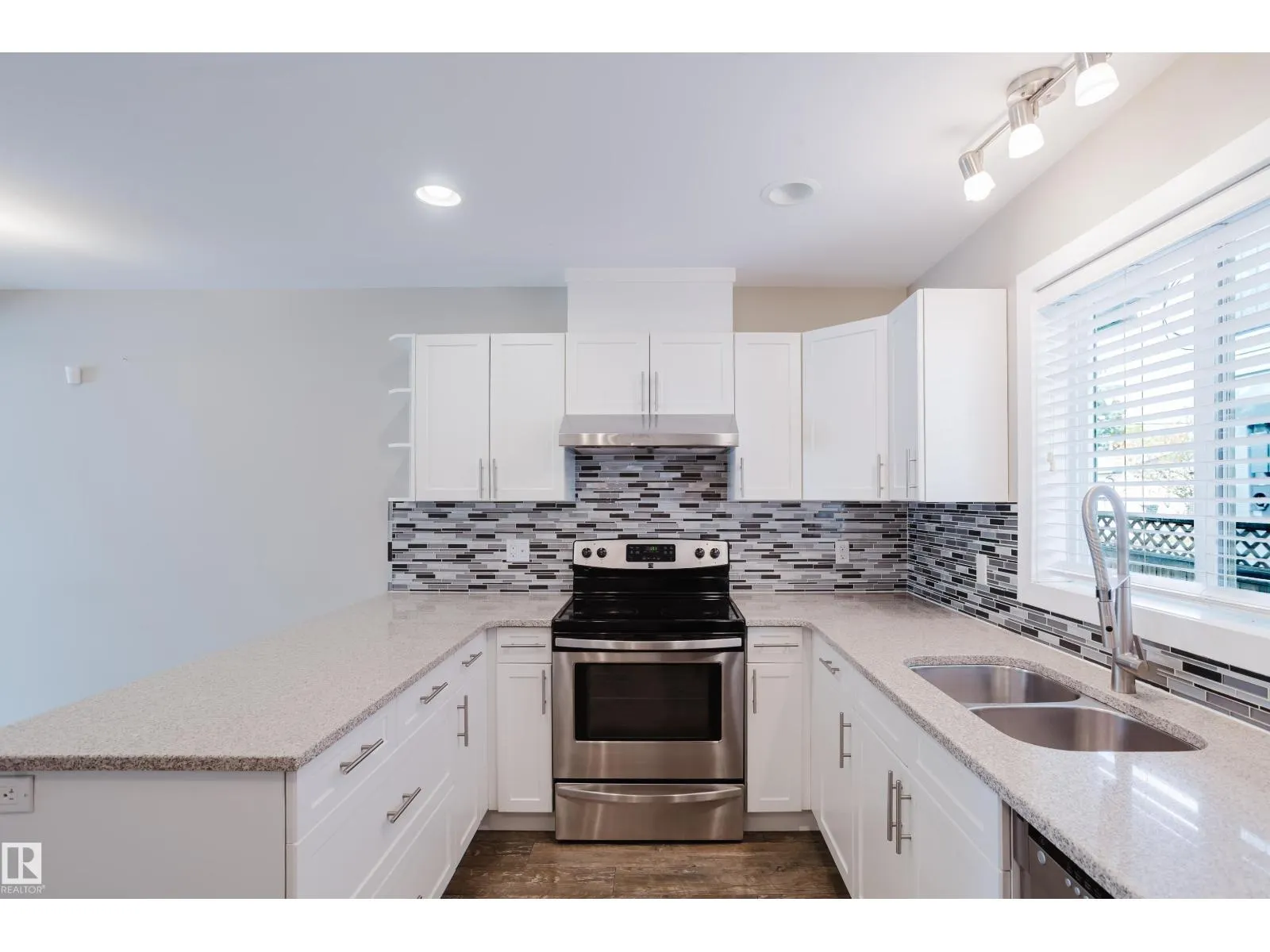 12504-12510 119 AV NW