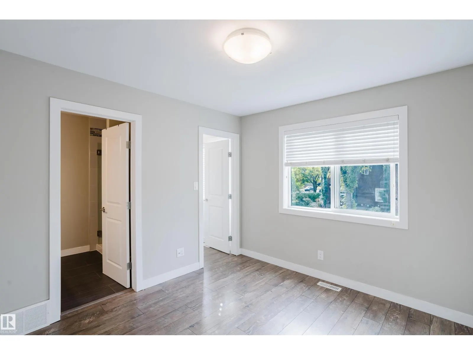 12504-12510 119 AV NW