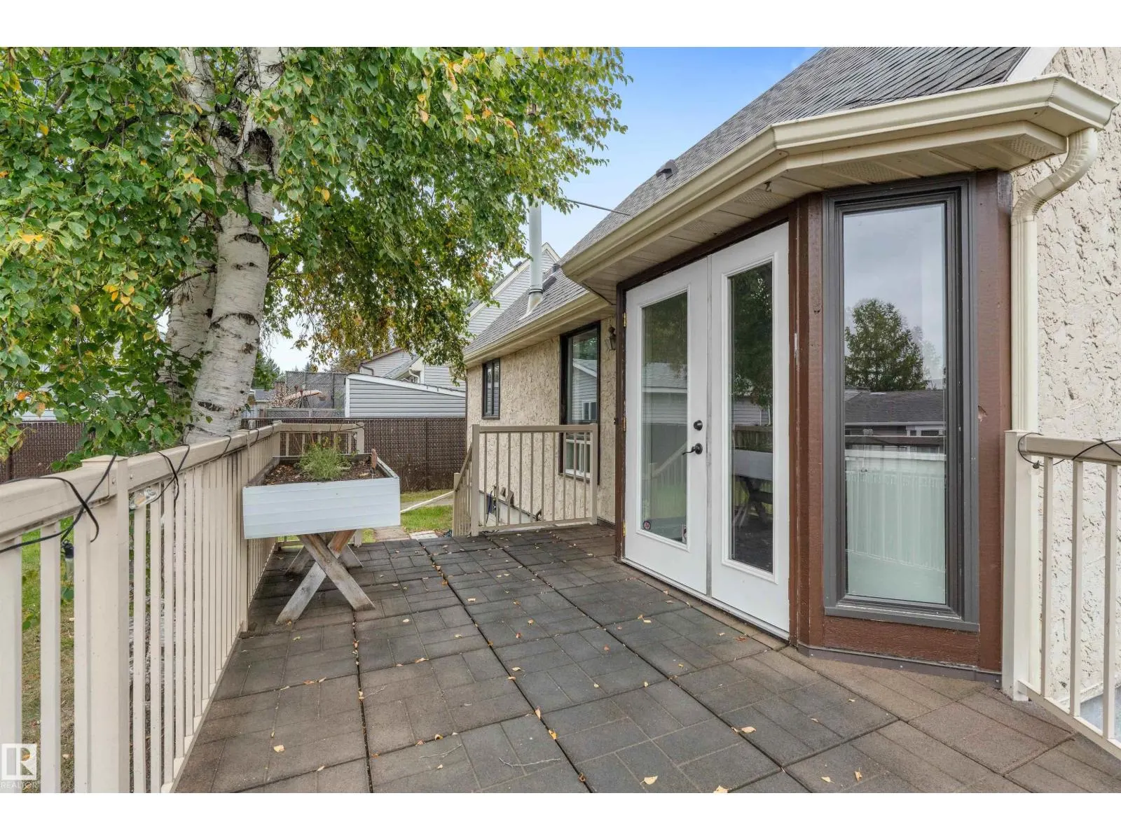 25 GREENWOOD DR