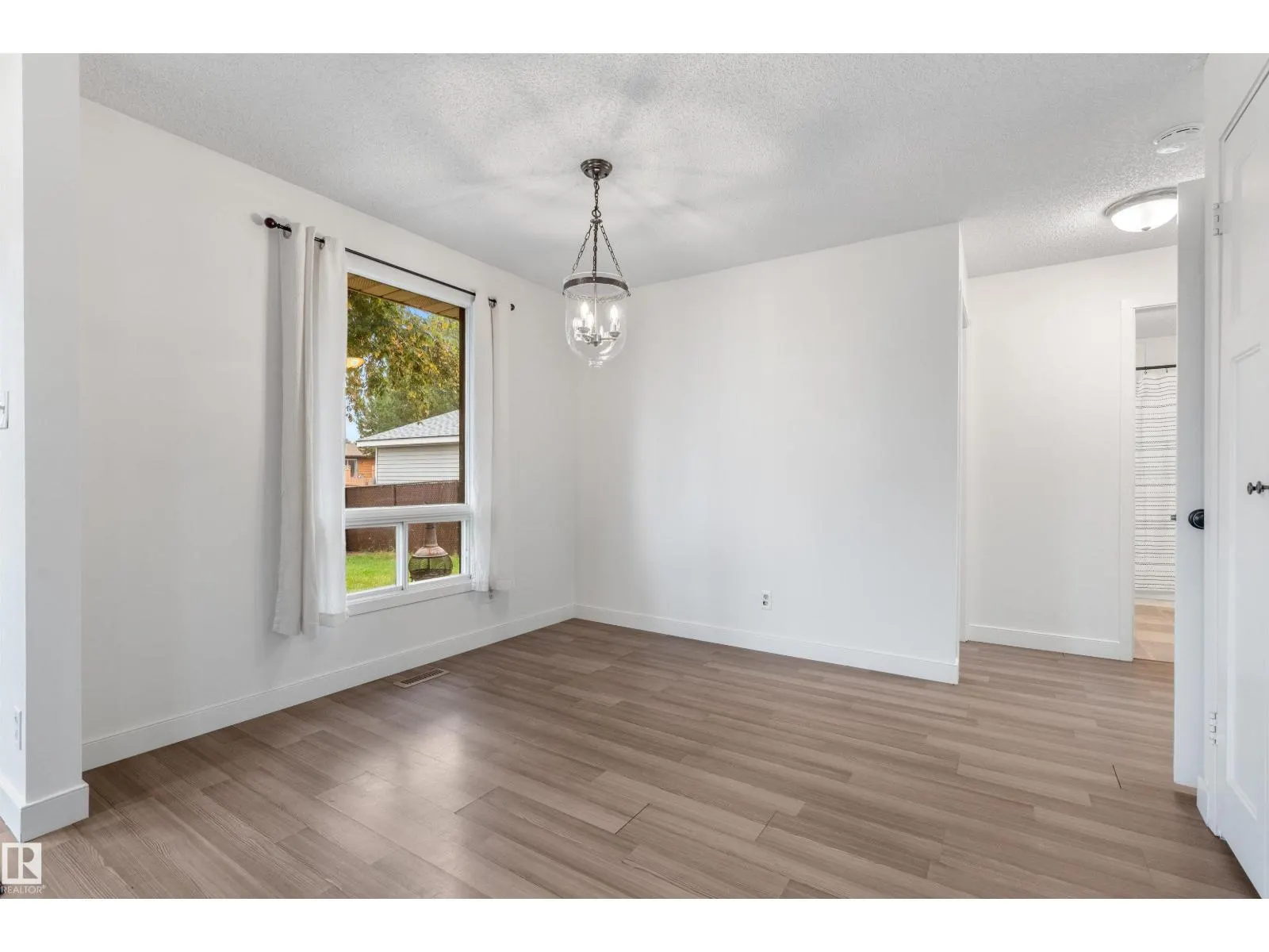 25 GREENWOOD DR