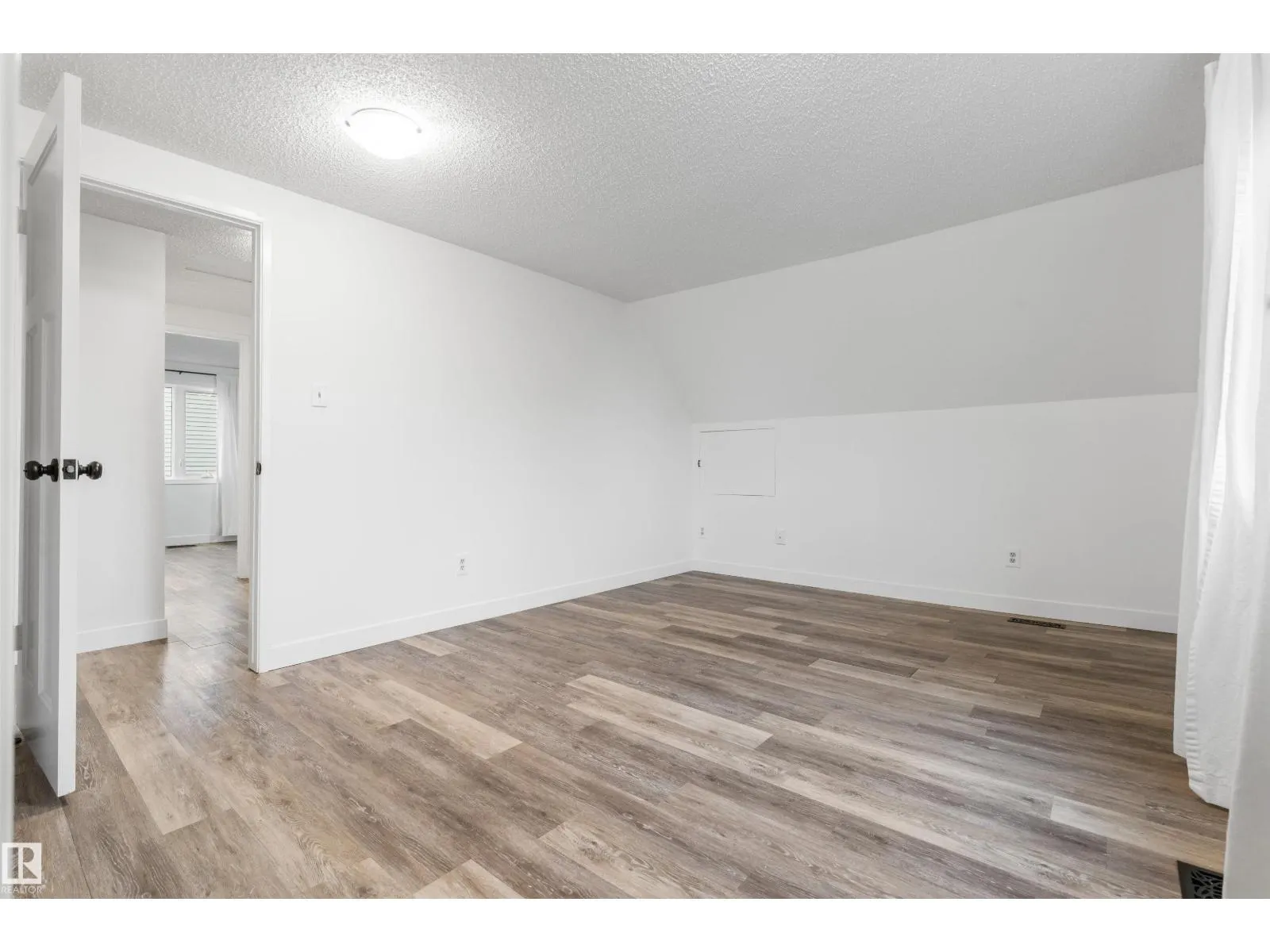 25 GREENWOOD DR