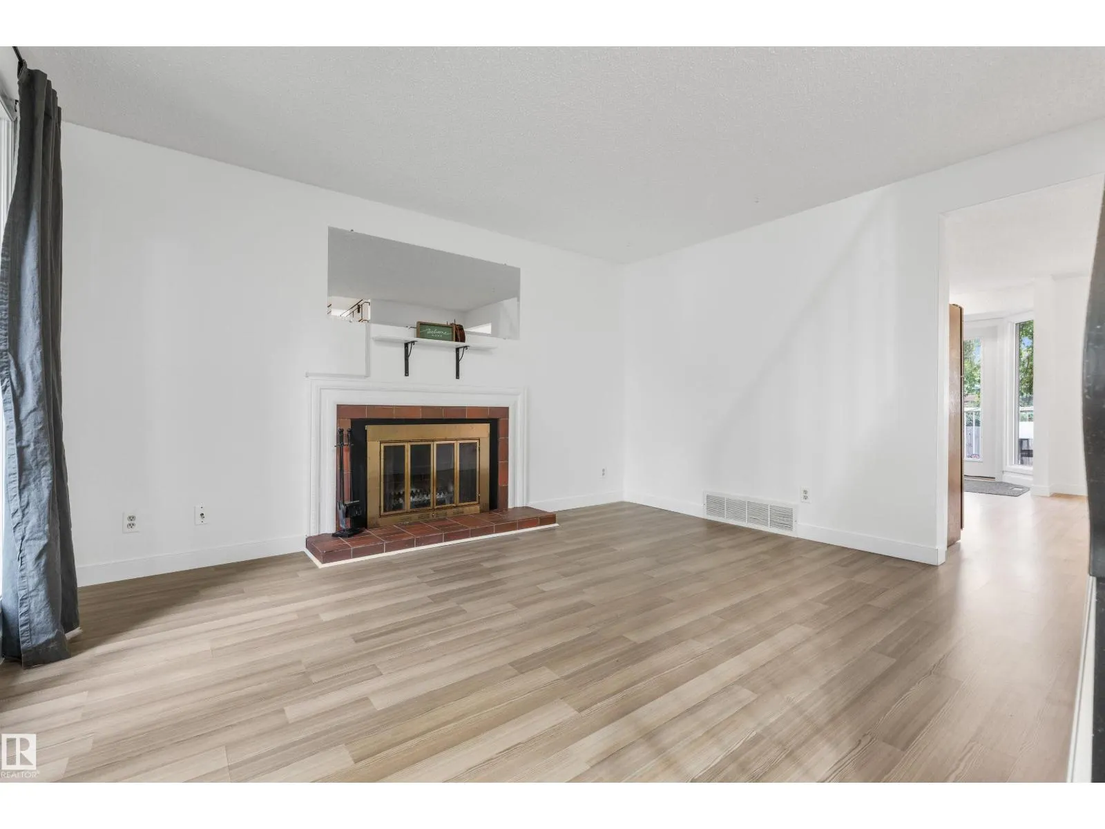 25 GREENWOOD DR