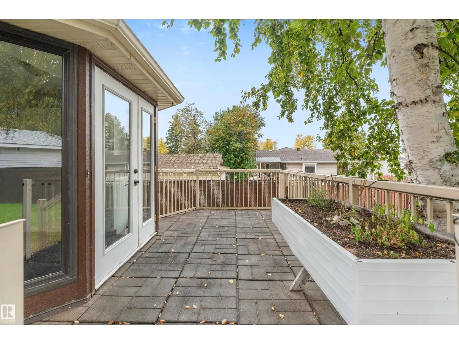 25 GREENWOOD DR