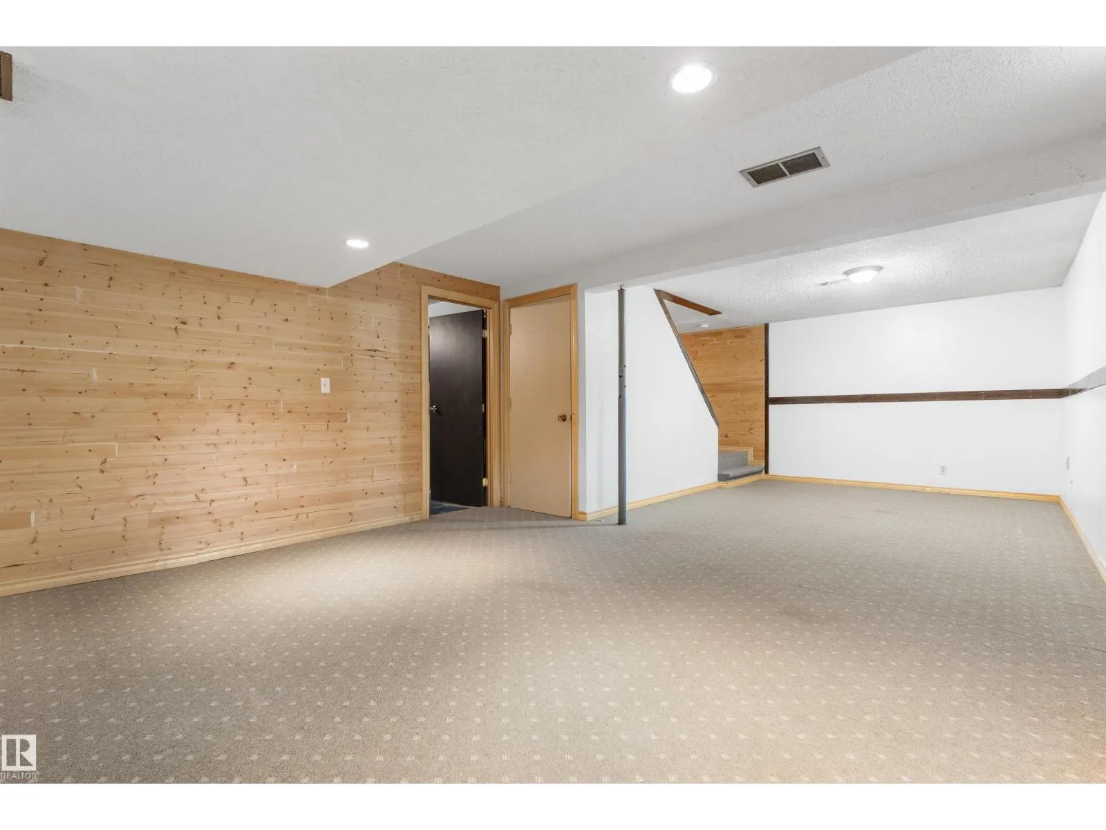 25 GREENWOOD DR