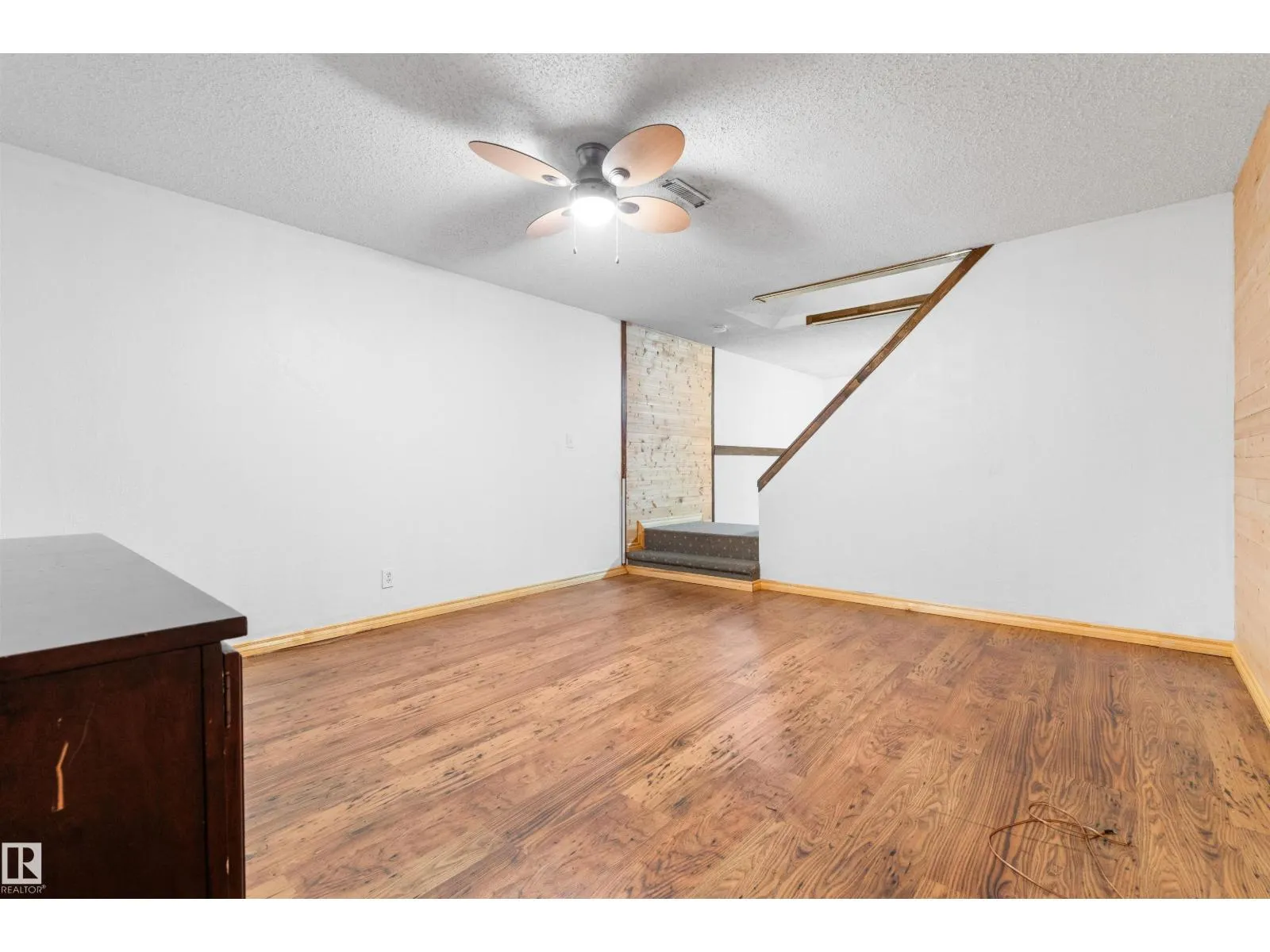 25 GREENWOOD DR