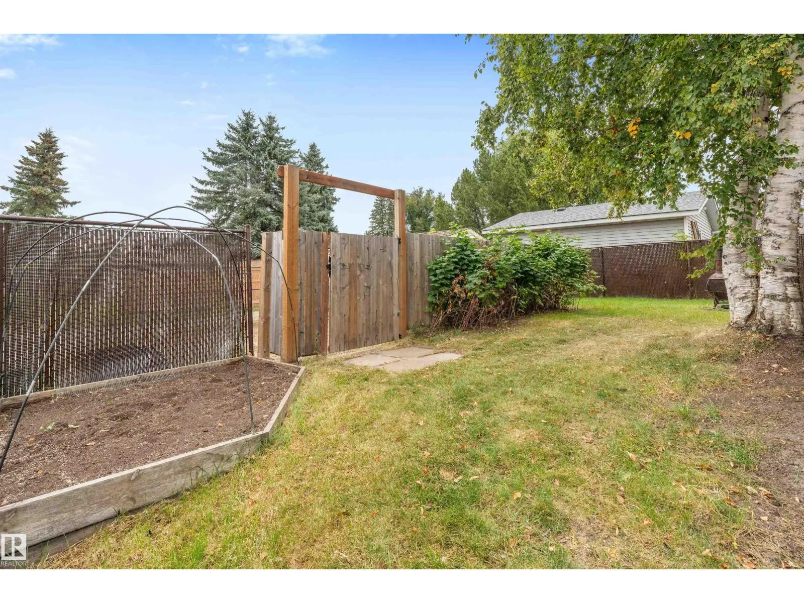 25 GREENWOOD DR