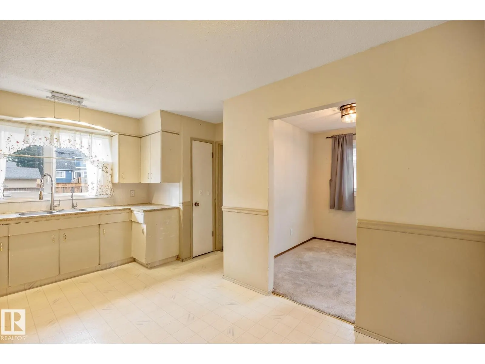 52 BELLEVILLE AV NW