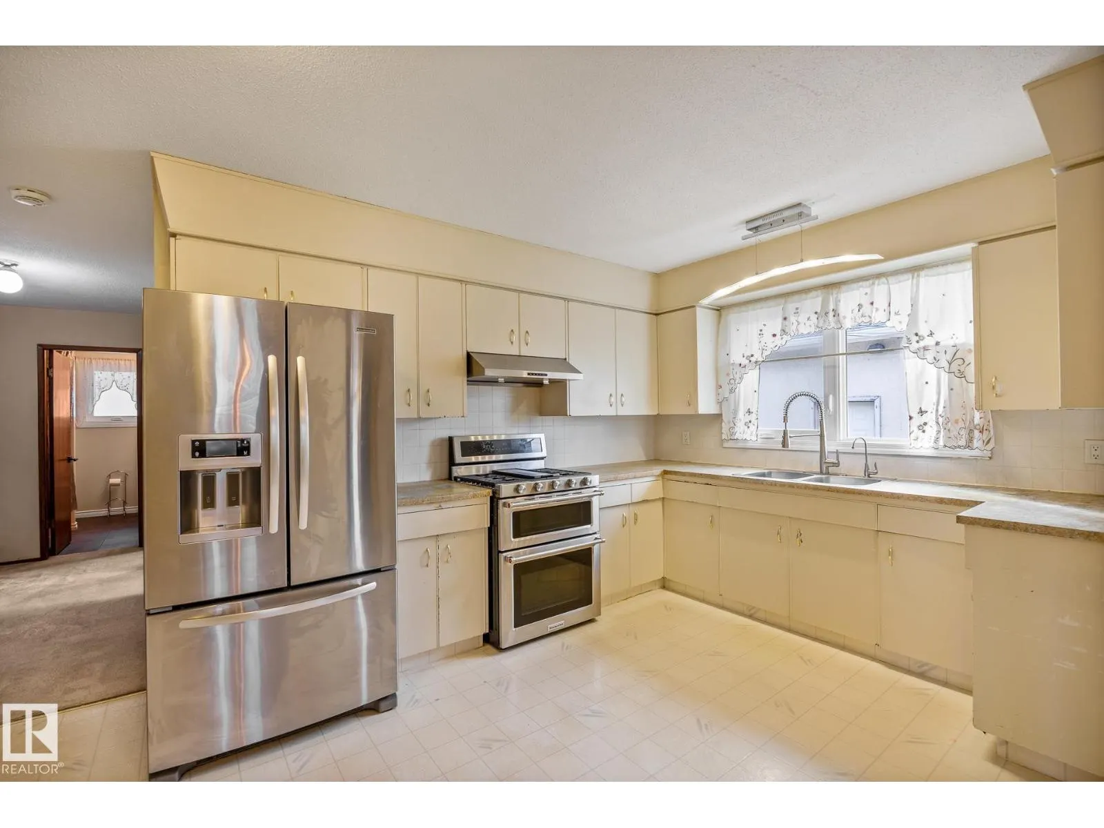 52 BELLEVILLE AV NW