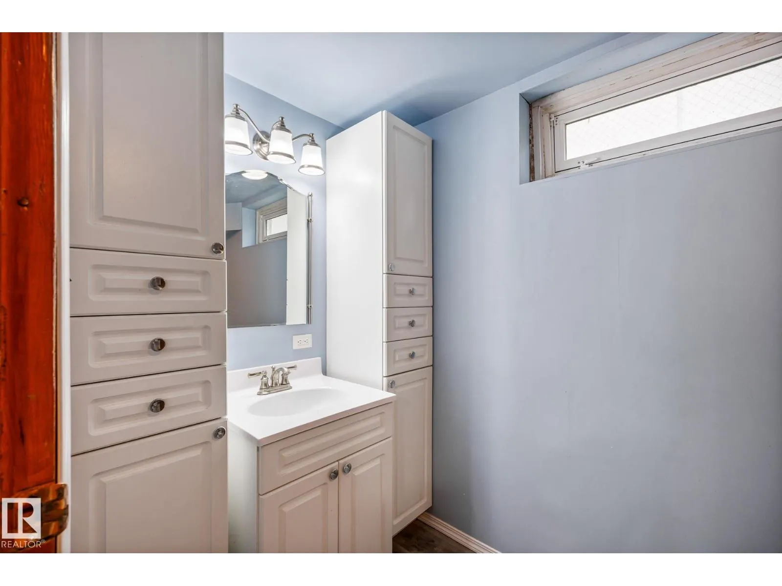 52 BELLEVILLE AV NW
